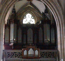 Die Weigle-Orgel der Esslinger Frauenkirche wurde 1862 mit 25 Registern und mechanischer Kegellade erbaut und entsprach ursprnglich wohl dem Klang der Neuhausener Walckerorgel