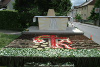 Blumenteppich des Altars an der Lettenstraße / Adenauerstraße