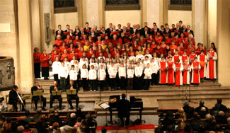 Blick auf den Chor von der Empore aus gesehen