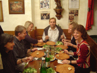 Die groessten Wiener-Schnitzel in Wien gibts bei Figlmeier