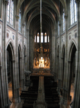 Blick auf die Apsis der Votivkirche, von der Orgelempore aus.