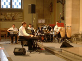 Die Band des Jugendsingkreises mit Kirchenmusiker Markus Grohmann