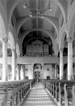 Blick in den Kirchenraum vor der großen Renovation 1960